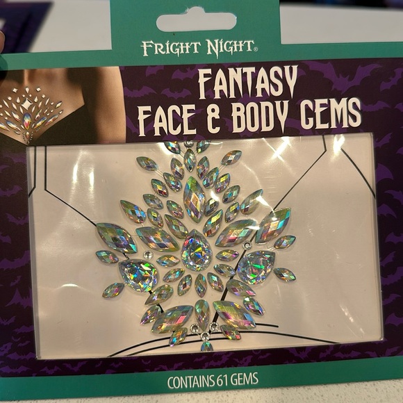 Fantasy Chest Gems (61 gems) - Picture 1 of 2